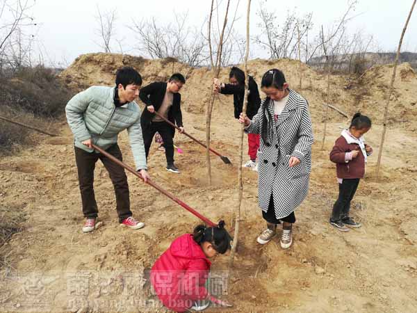 国产偷窥熟女精品视频大全環保義務植樹現場